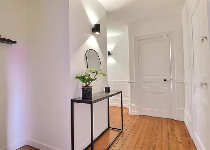 Escape And Charm In La Croix-rousse Stunning One-bedroom For An * Lyon