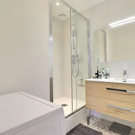Escape And Charm In La Croix-rousse Stunning One-bedroom For An شقة ليون